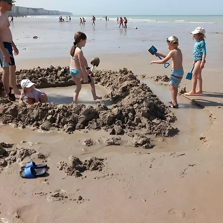Les Des Chtis לינה וארוחת בוקר